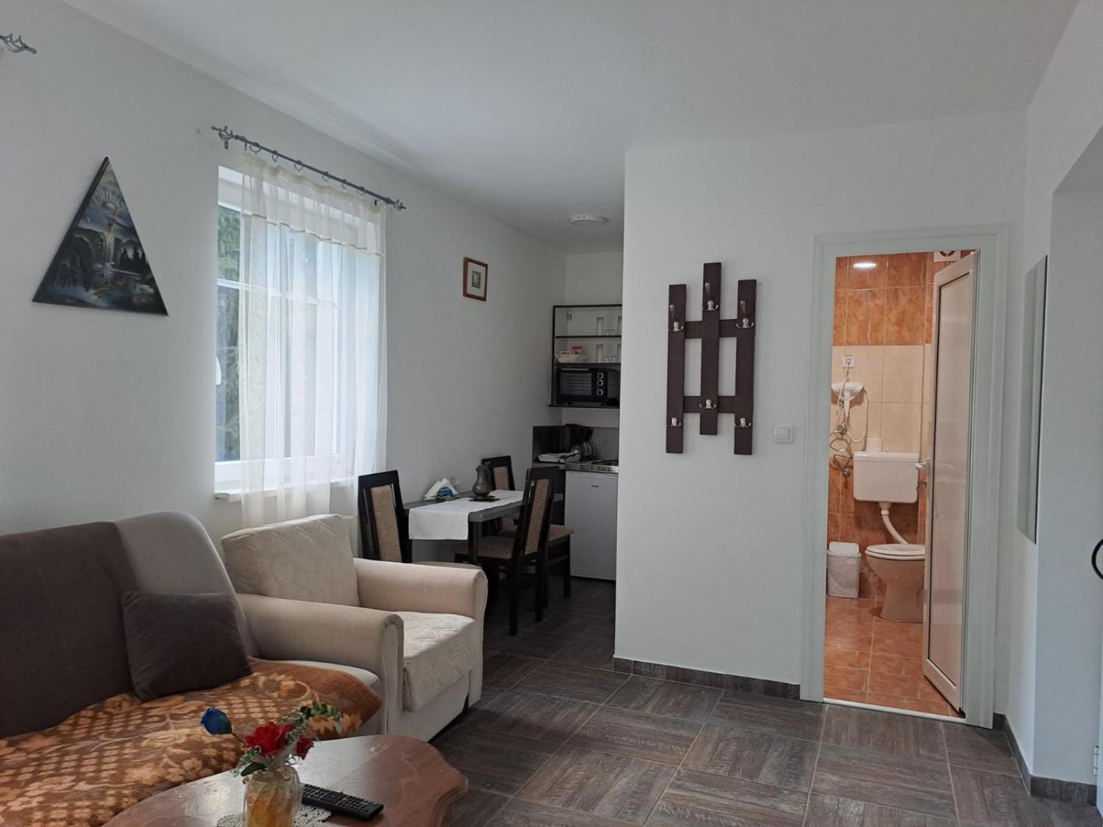 Vila Mozart - Apartments & Studios โคเปานิก ภายนอก รูปภาพ