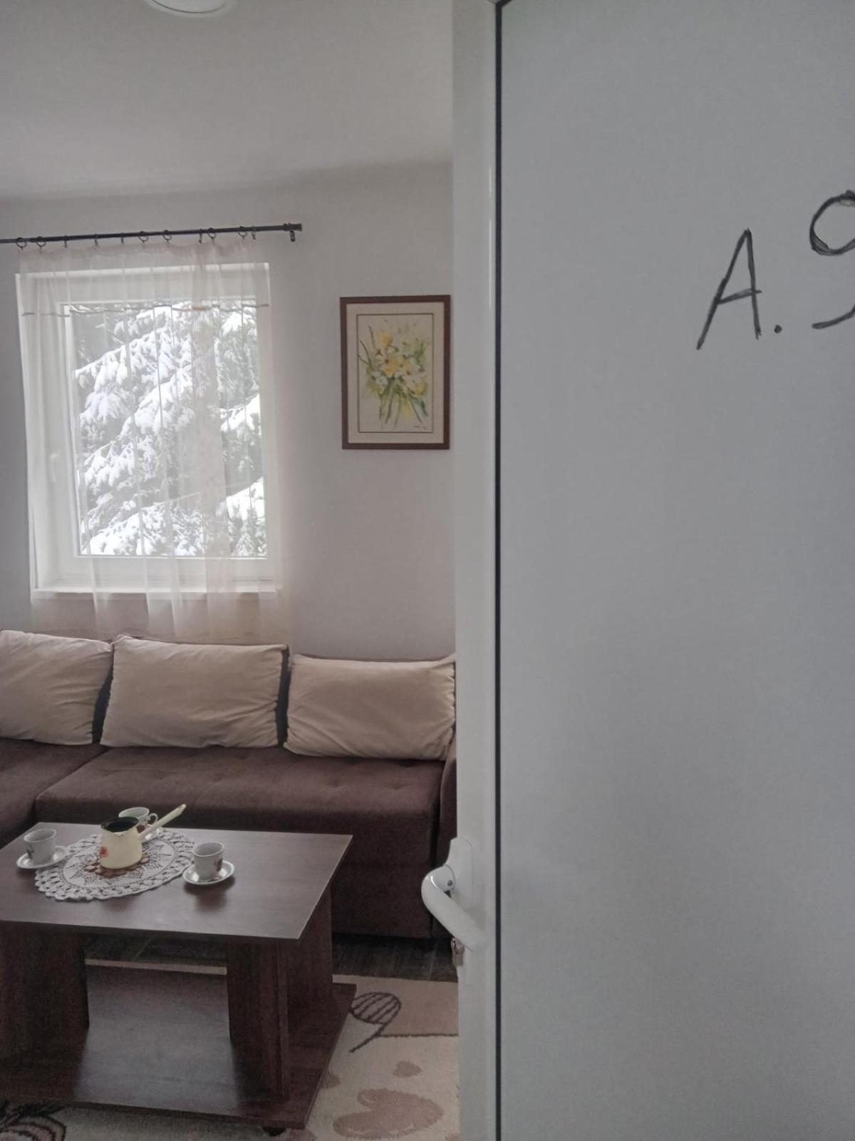 Vila Mozart - Apartments & Studios โคเปานิก ภายนอก รูปภาพ