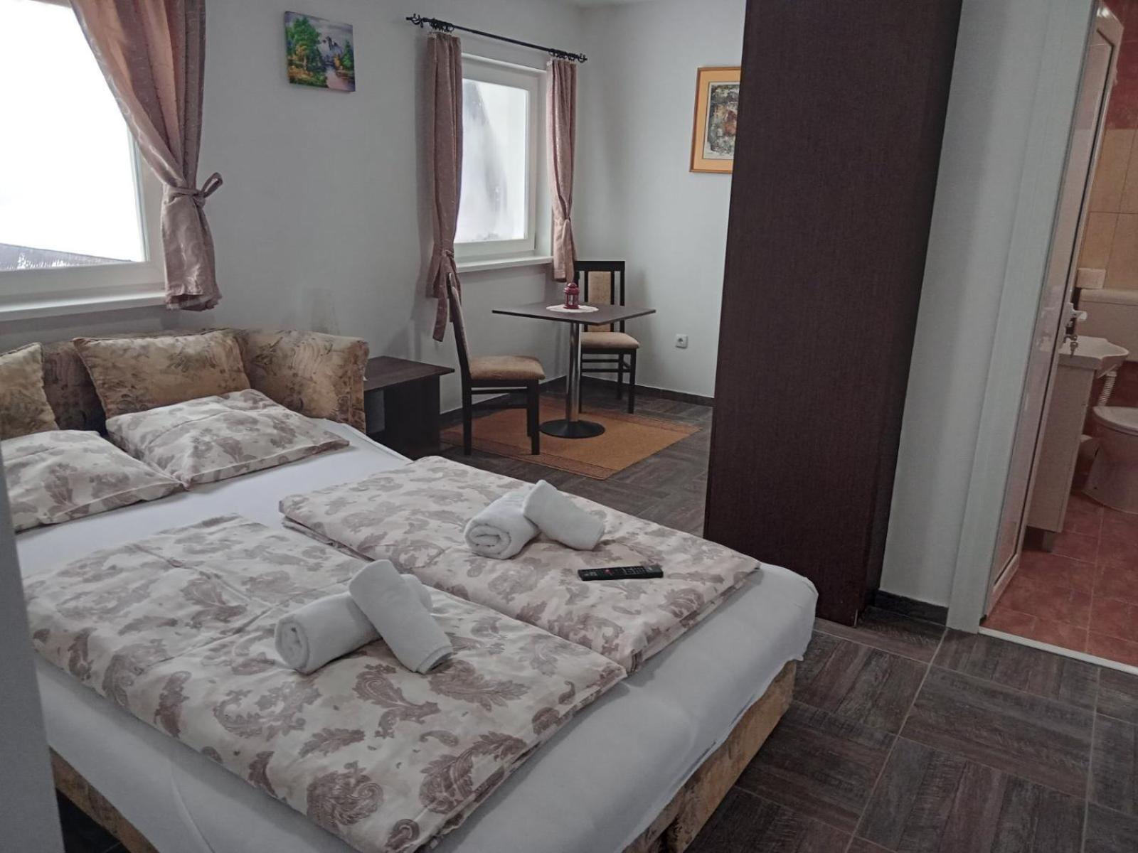 Vila Mozart - Apartments & Studios โคเปานิก ภายนอก รูปภาพ