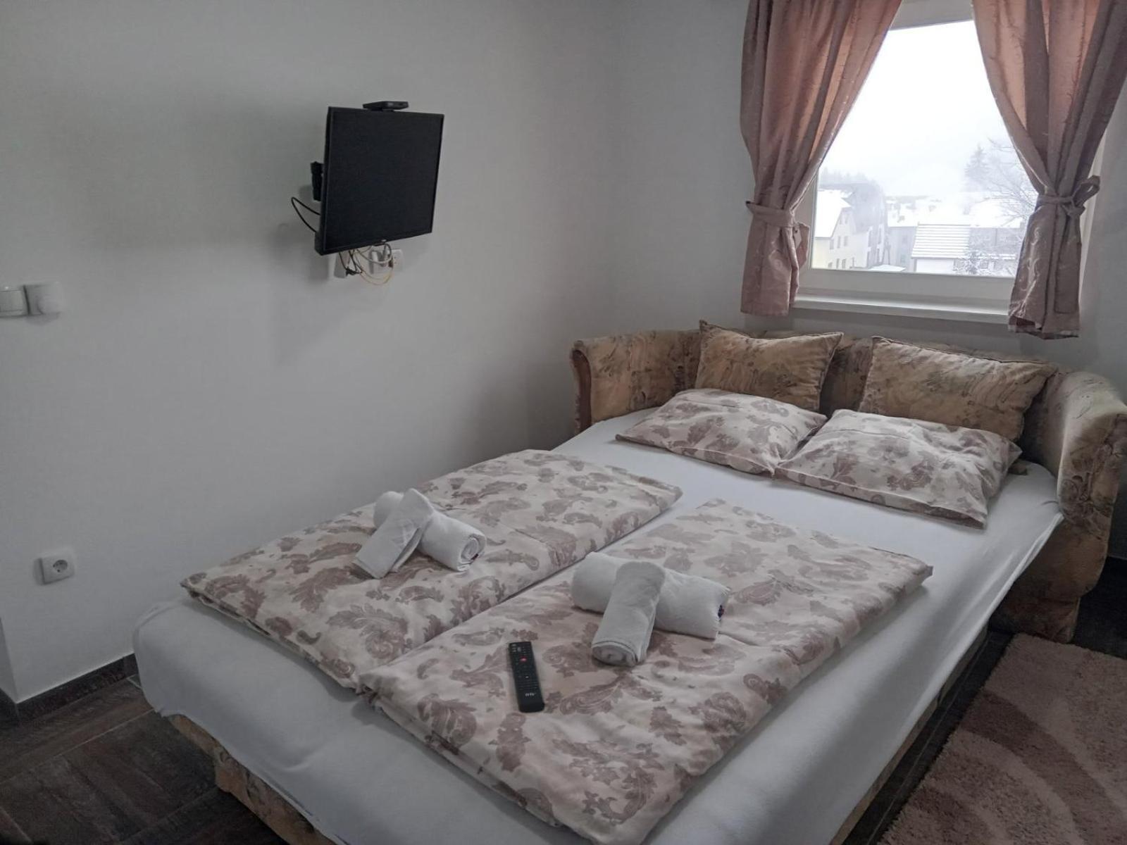 Vila Mozart - Apartments & Studios โคเปานิก ภายนอก รูปภาพ