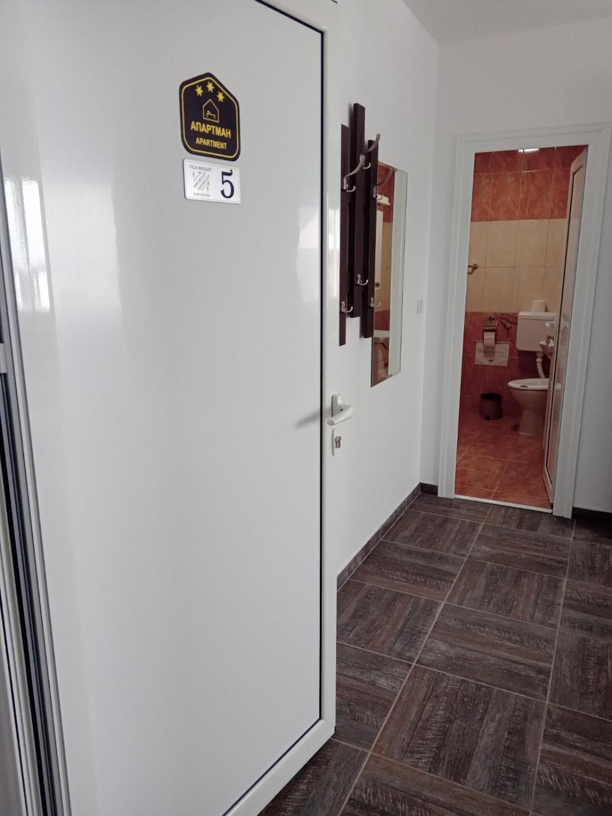 Vila Mozart - Apartments & Studios โคเปานิก ภายนอก รูปภาพ