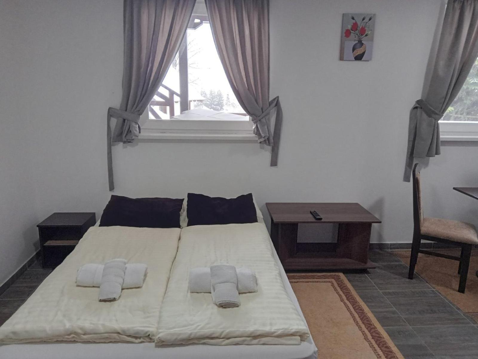 Vila Mozart - Apartments & Studios โคเปานิก ภายนอก รูปภาพ