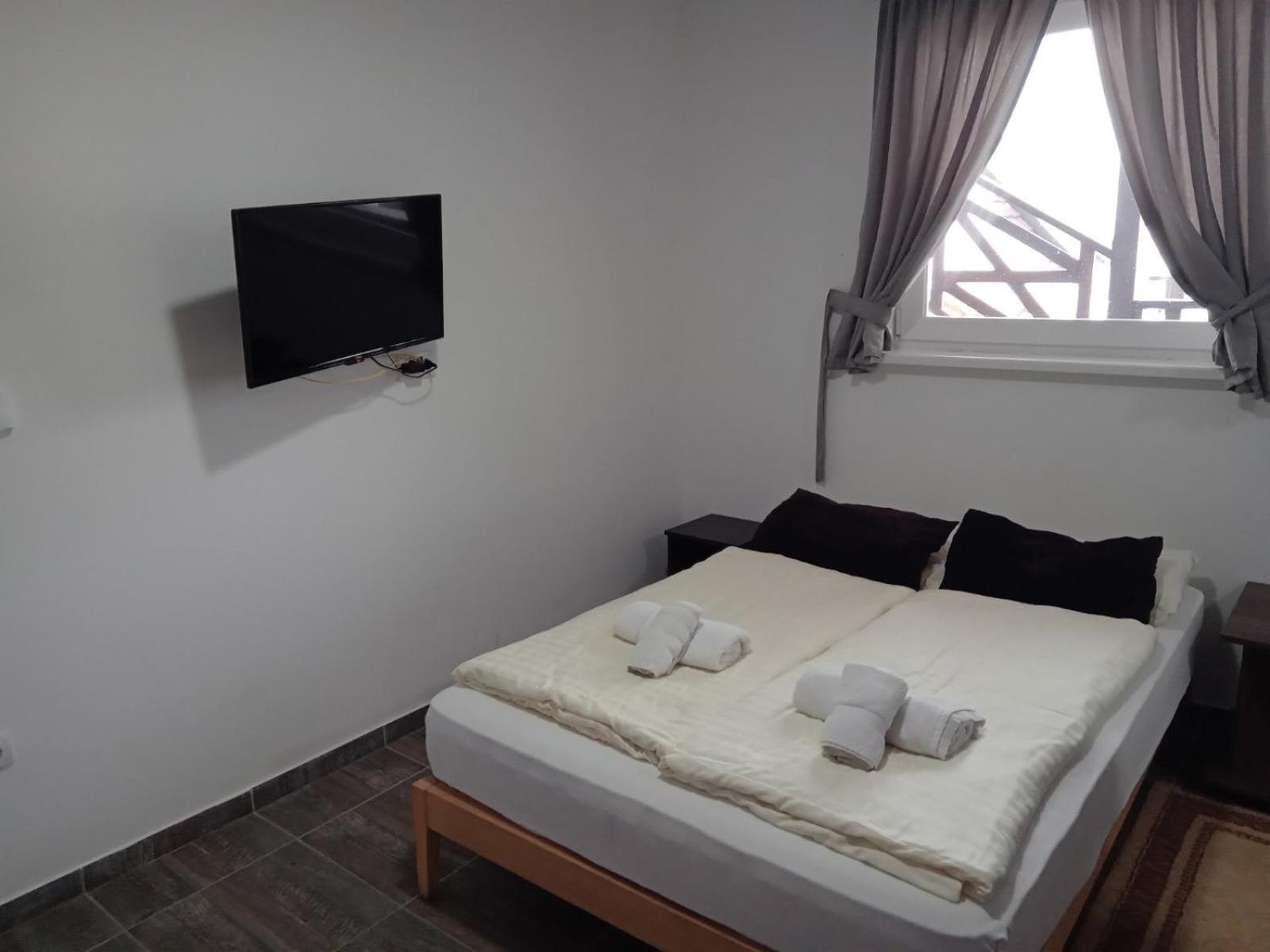 Vila Mozart - Apartments & Studios โคเปานิก ภายนอก รูปภาพ