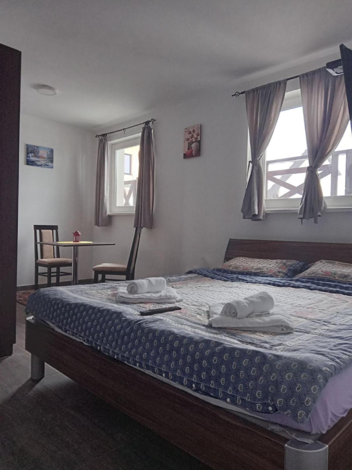 Vila Mozart - Apartments & Studios โคเปานิก ภายนอก รูปภาพ
