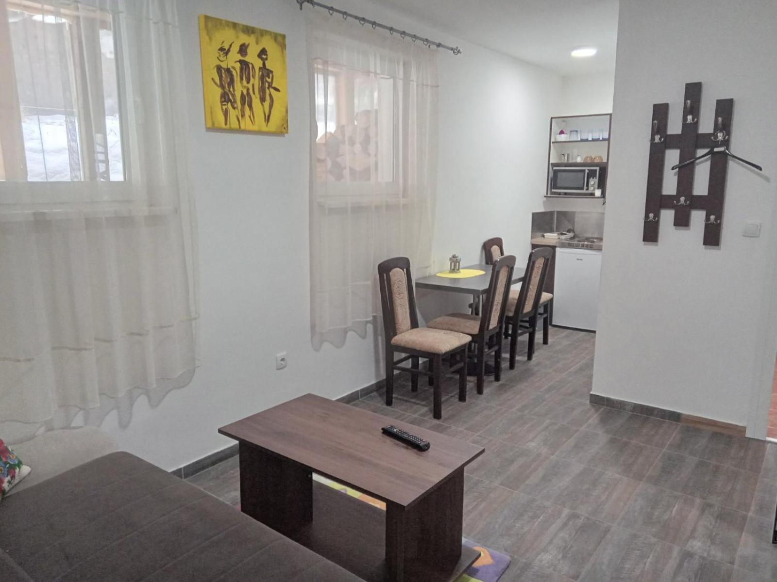 Vila Mozart - Apartments & Studios โคเปานิก ภายนอก รูปภาพ