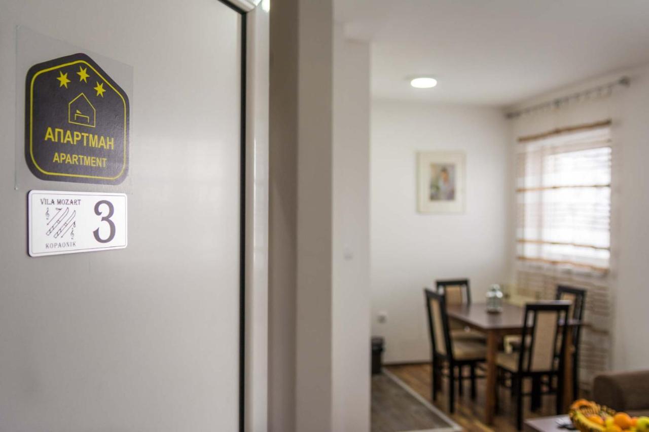 Vila Mozart - Apartments & Studios โคเปานิก ภายนอก รูปภาพ