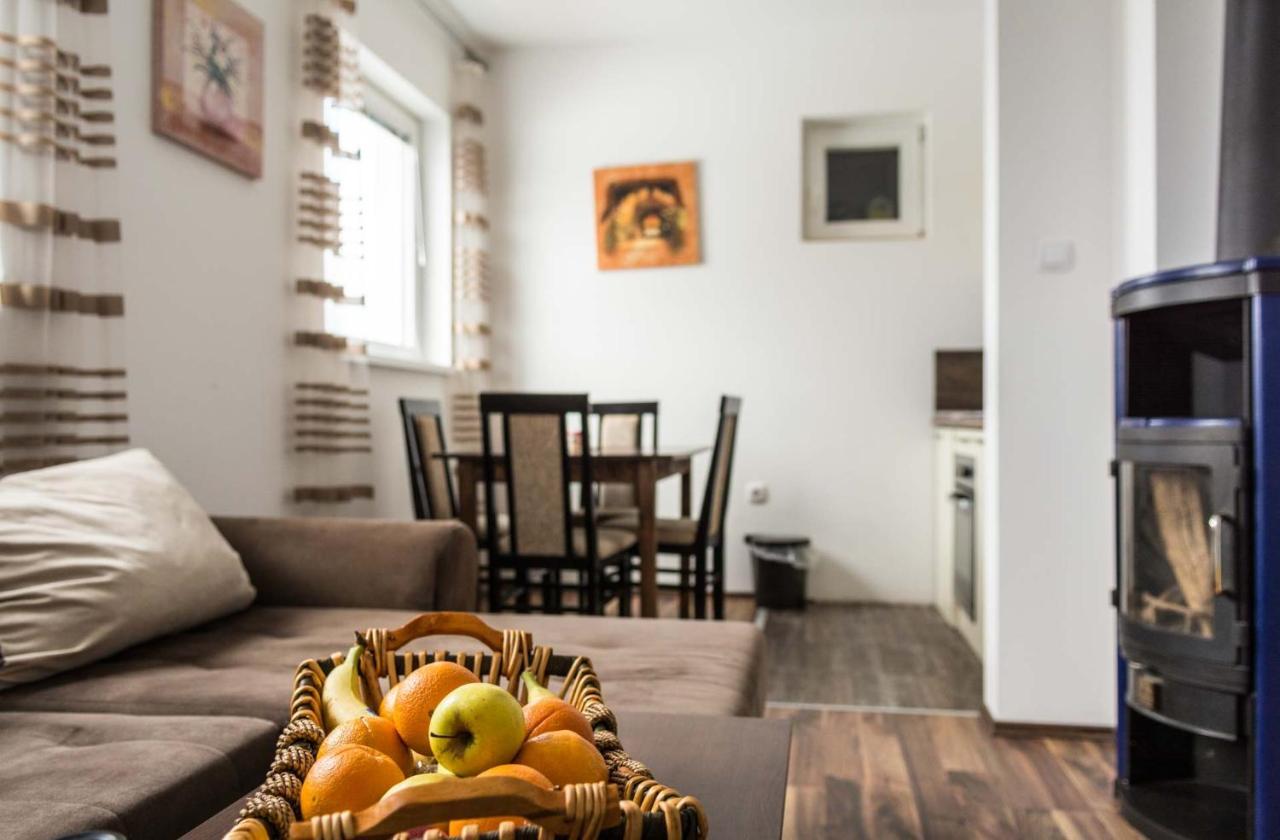 Vila Mozart - Apartments & Studios โคเปานิก ภายนอก รูปภาพ