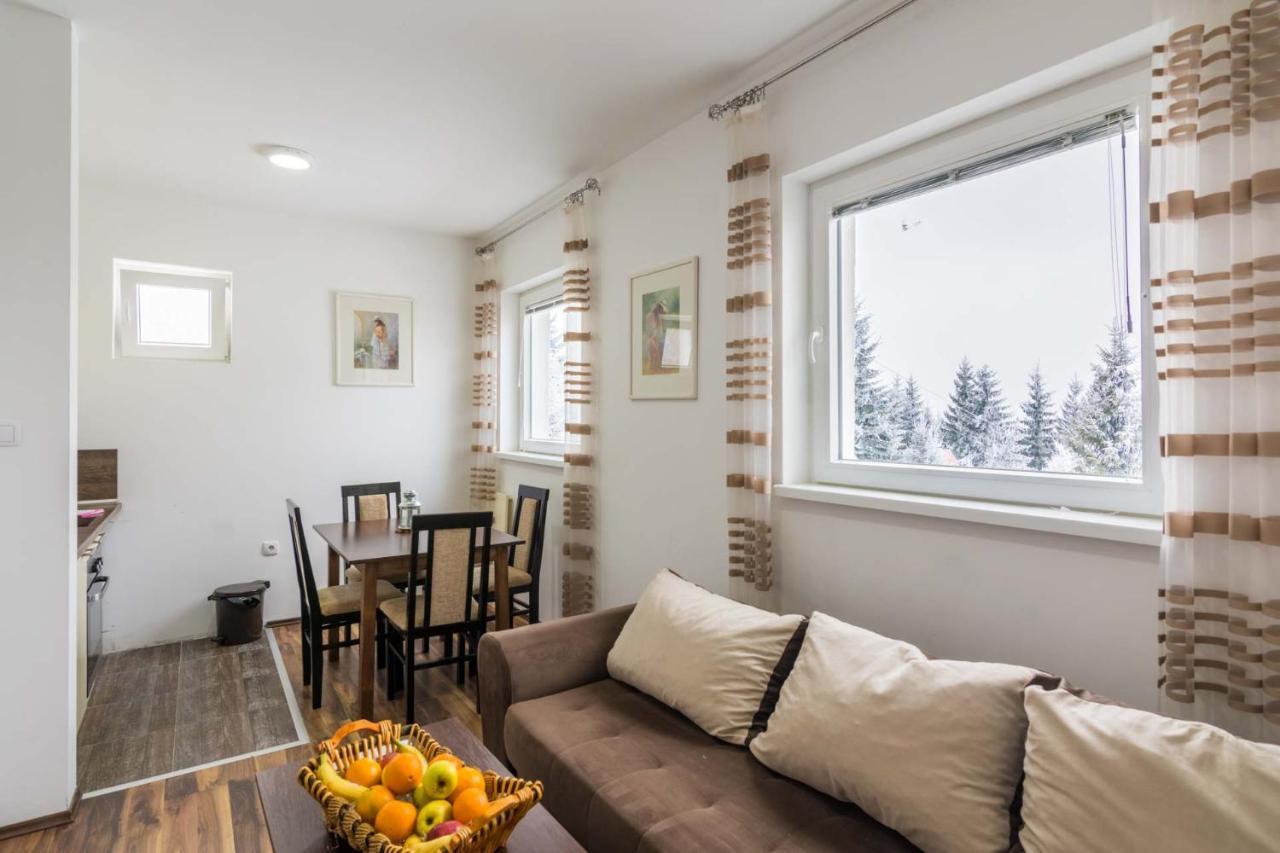 Vila Mozart - Apartments & Studios โคเปานิก ภายนอก รูปภาพ